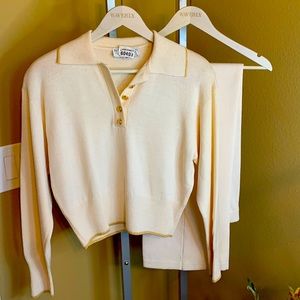 St John’s Vintage Cream 2 pc pant and sweater. Size 4 small